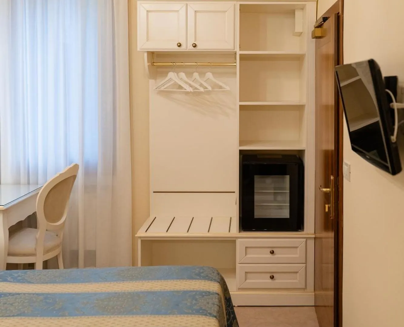 Hotel Tivoli Venice 2*,