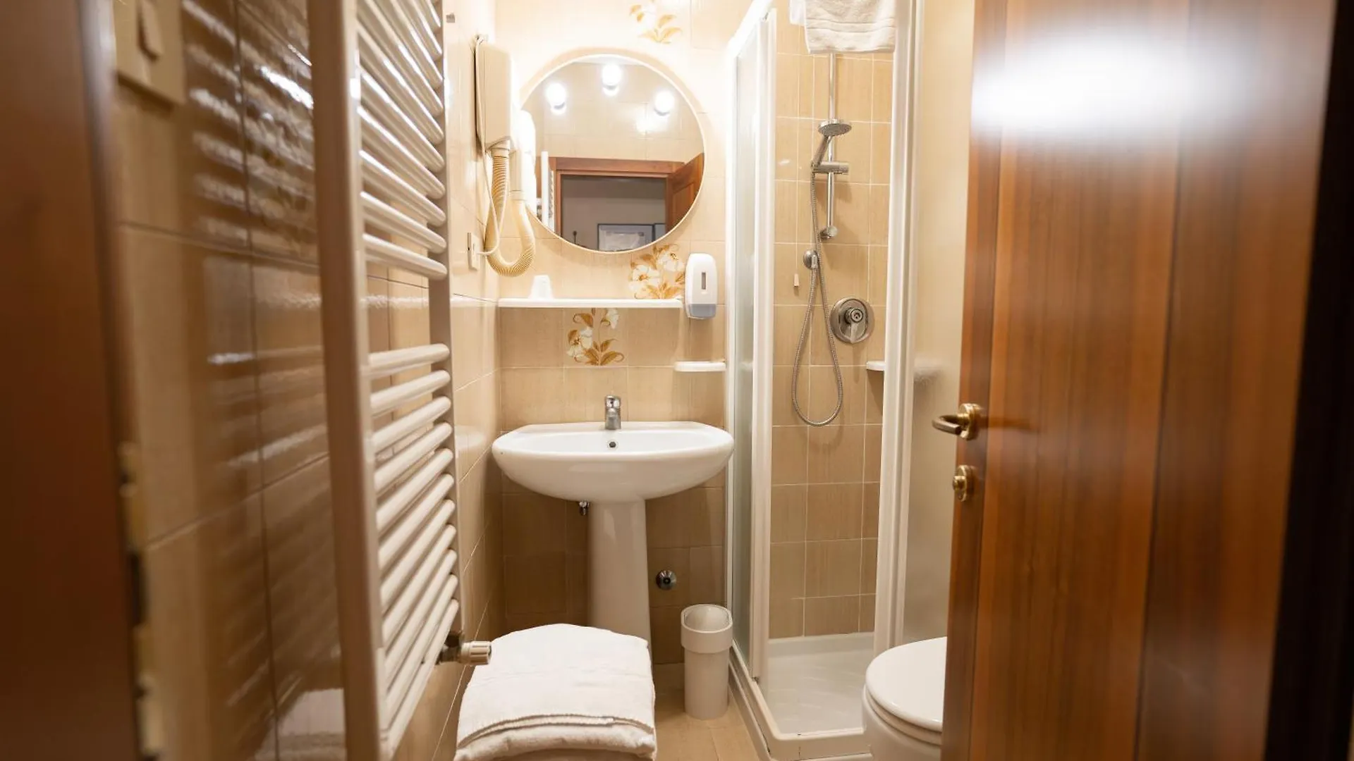 Hotel Tivoli Venice 2*,