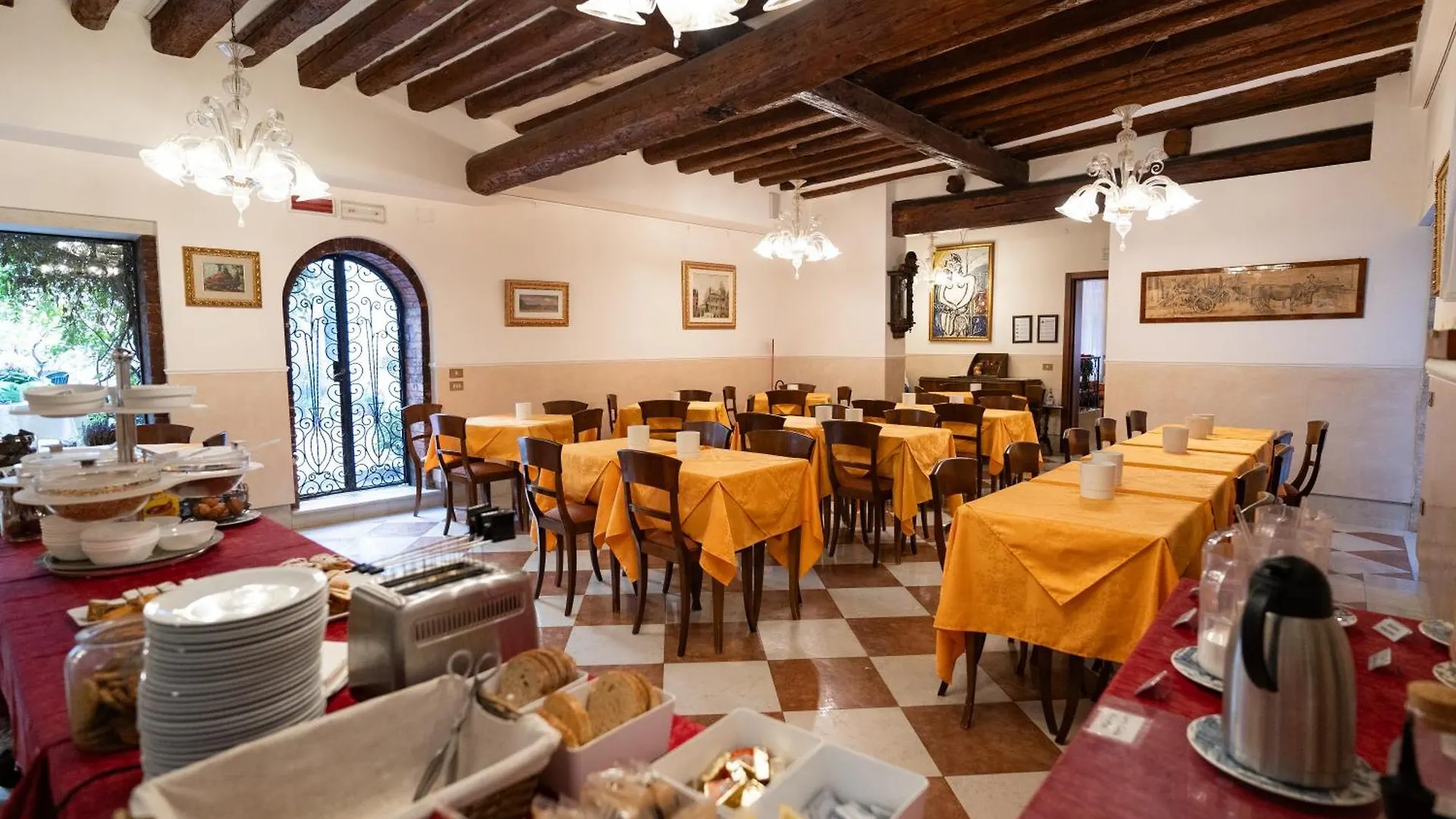 Hotel Tivoli Venice 2*,  Italy