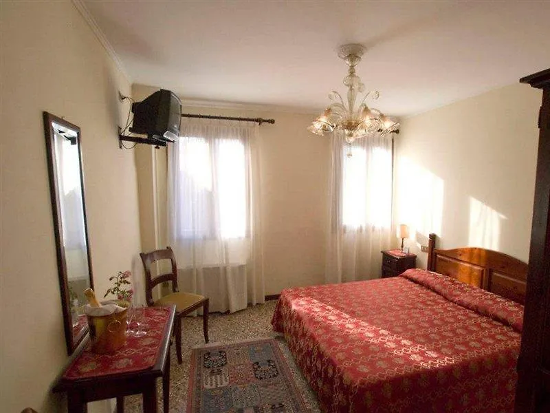 Hotel Tivoli Venice